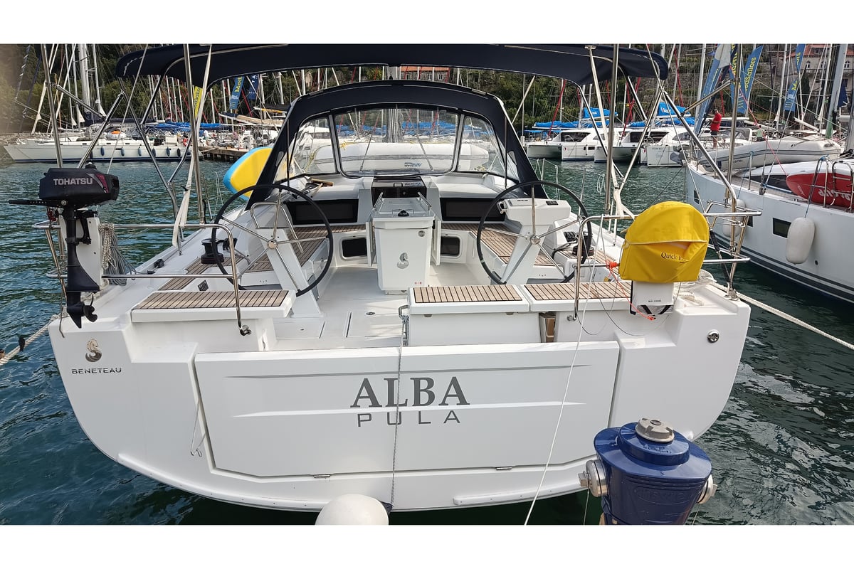Oceanis 51.1, Alba