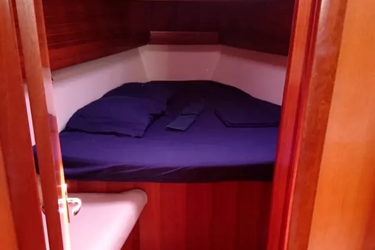 Dufour 385 Grand Large, Machimbombo
