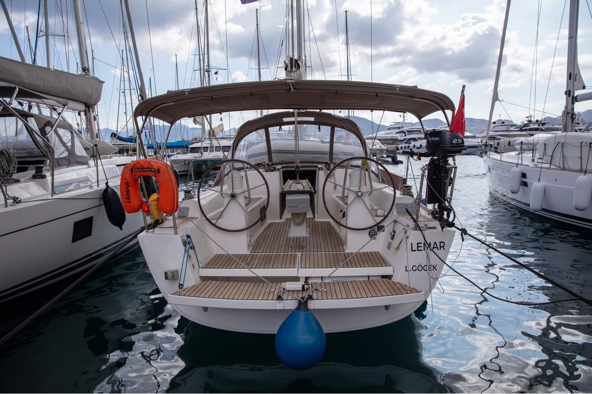 Dufour 335 Grand Large, Lemar