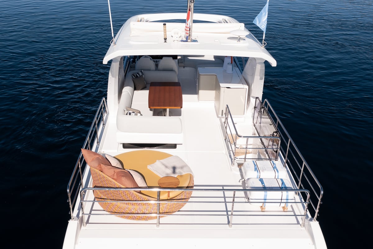 Azimut 60, Alibaba
