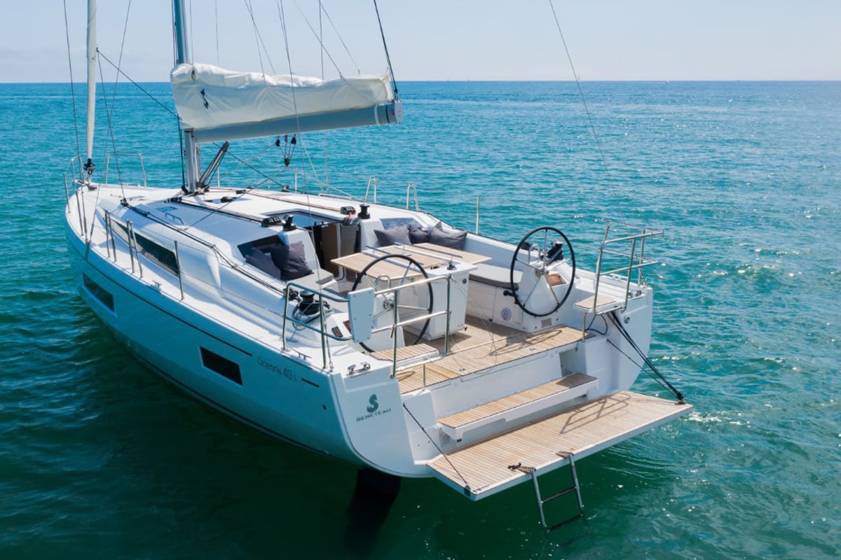 Oceanis 40.1, Raz kaiou