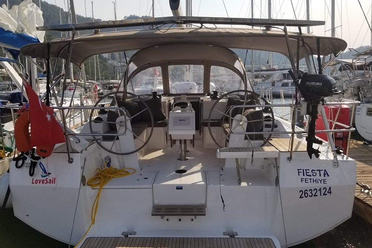Bavaria C42, Fiesta