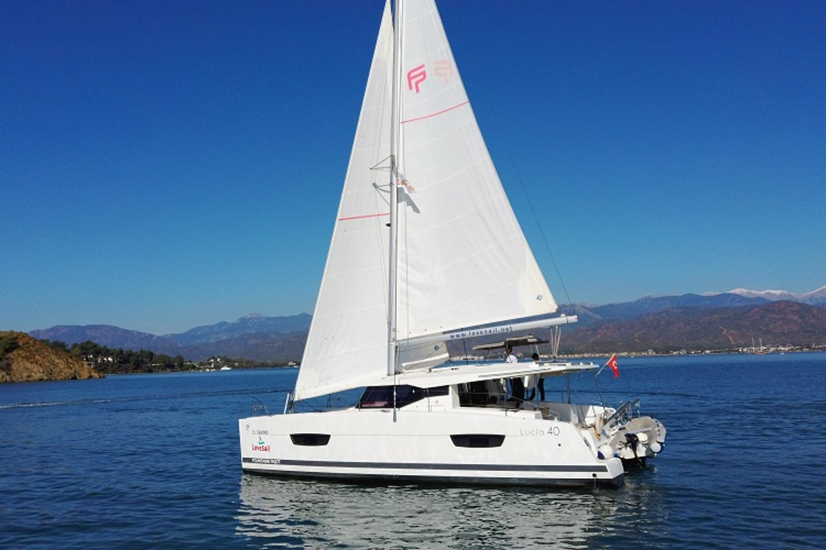 Lucia 40, El Camino