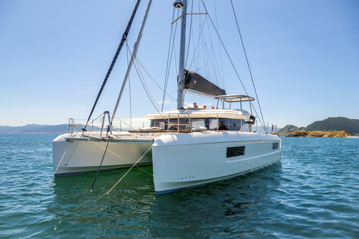 Lagoon 43, EMA