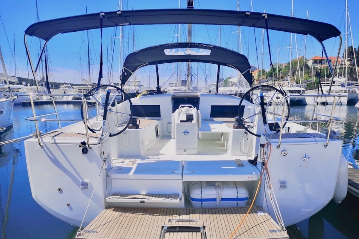 Sun Odyssey 490, PERSIK