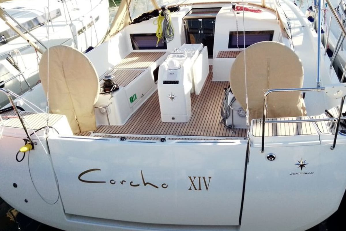 Sun Odyssey 49, Corcho XIV