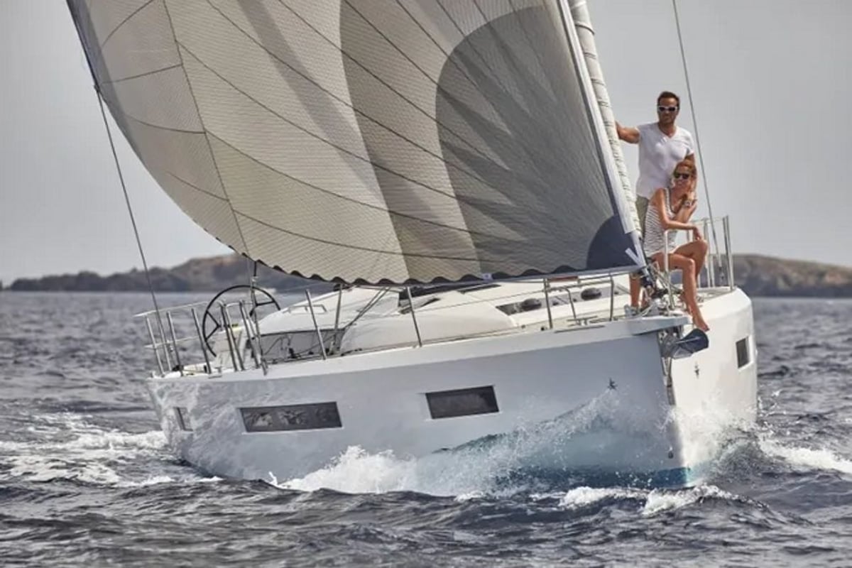 Sun Odyssey 49, Corcho XVI
