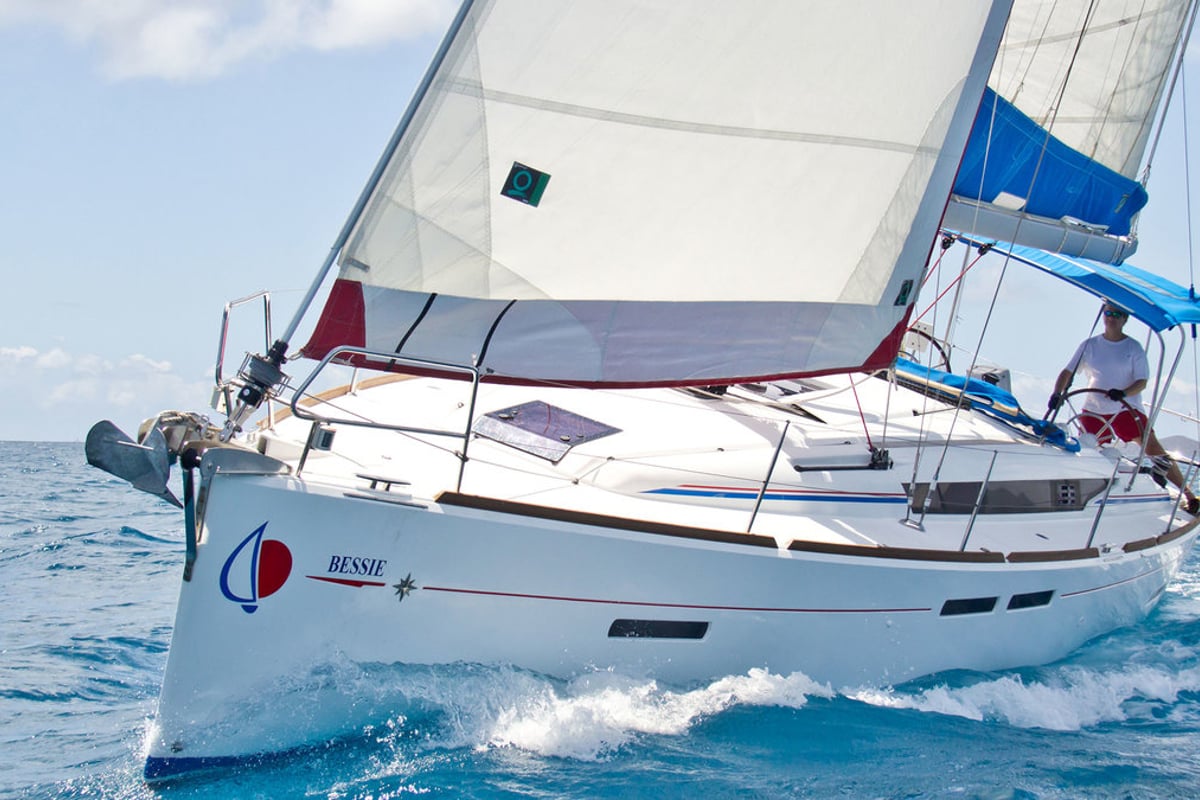 Sun Odyssey 419, Sunsail 41 Classic