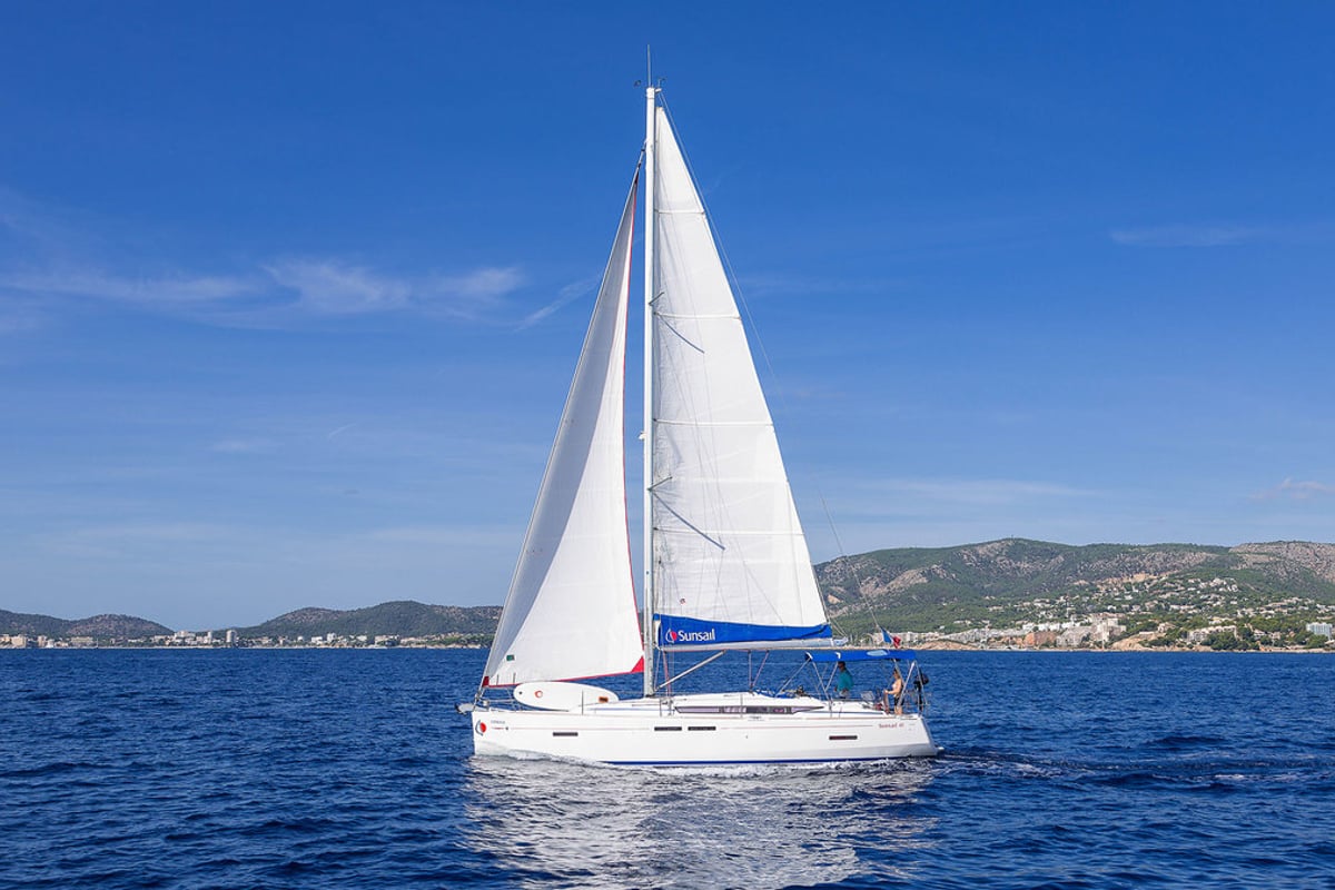 Sun Odyssey 419, Sunsail 41 Classic