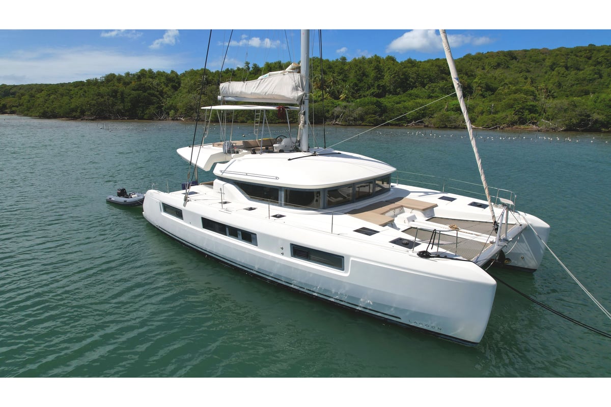 Lagoon 50, Swan