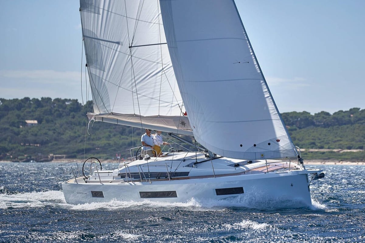 Sun Odyssey 440, Astro