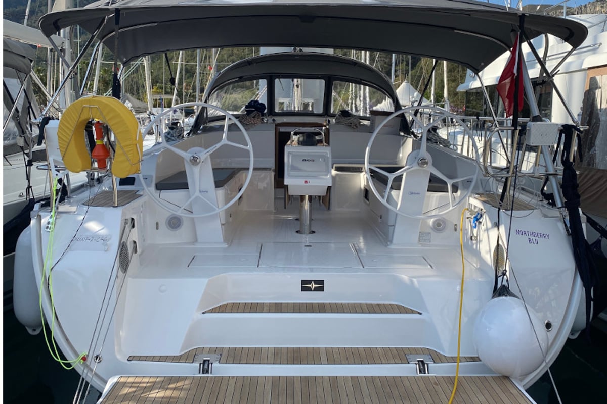 Bavaria Cruiser 46, Northberry Blu
