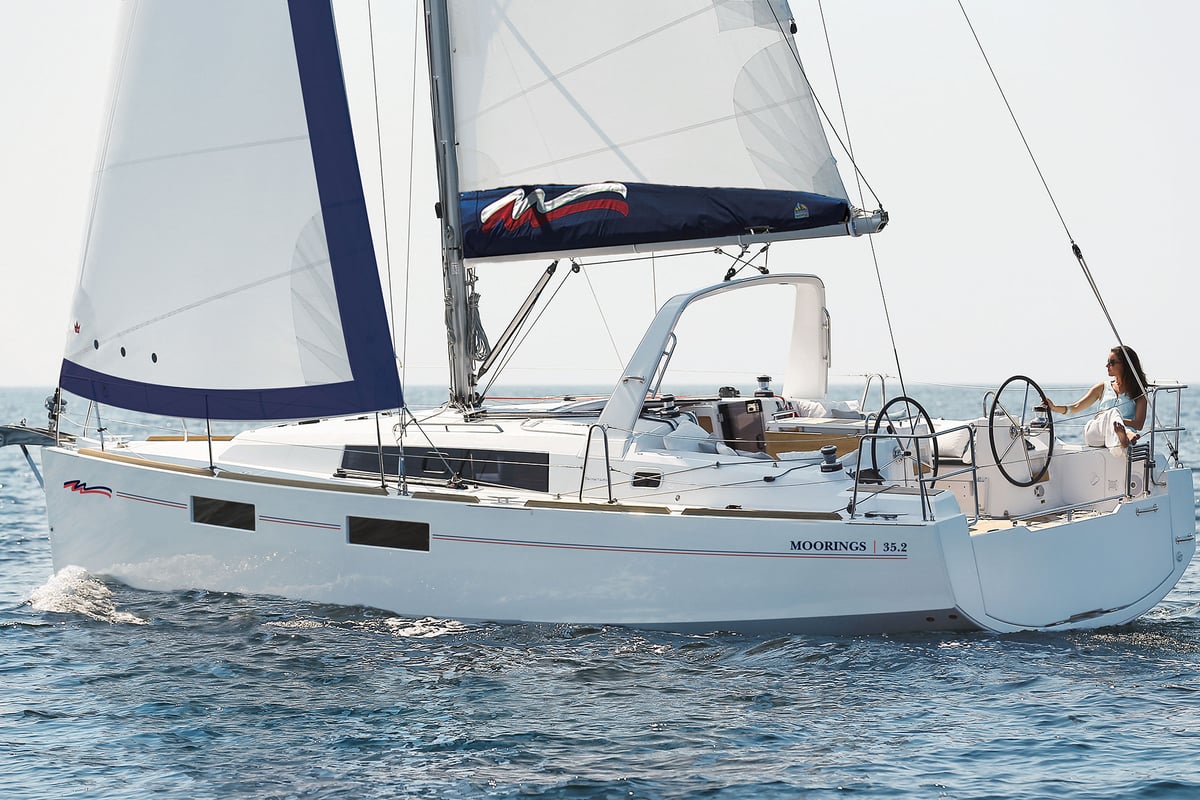Moorings 352, Oceanis 35.1 Club