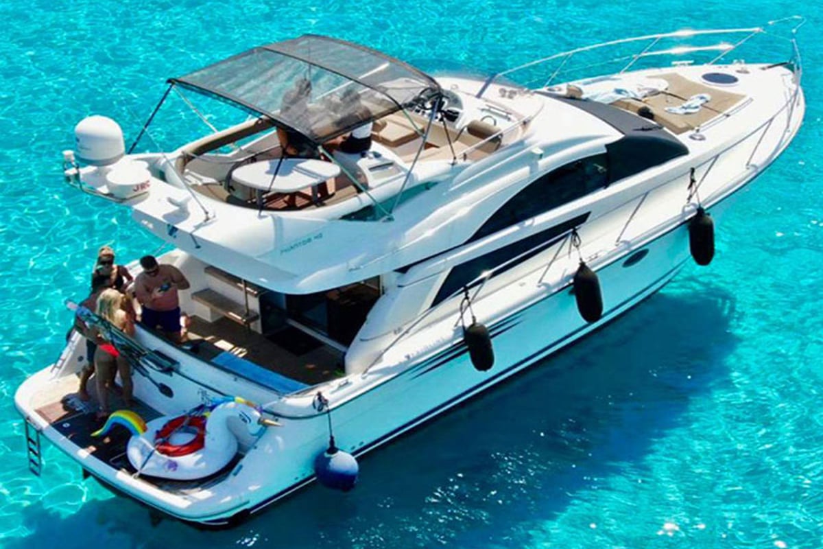 Fairlane Phantom 43, Fairline