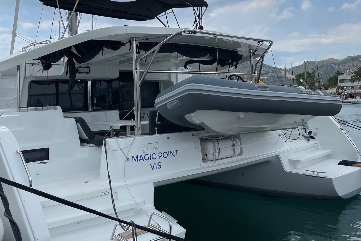 Lagoon 46, MAGIC POINT