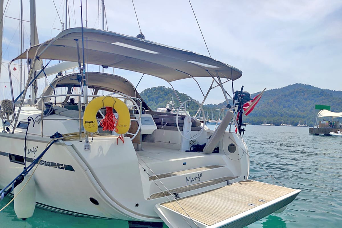 Bavaria Cruiser 51, Mango