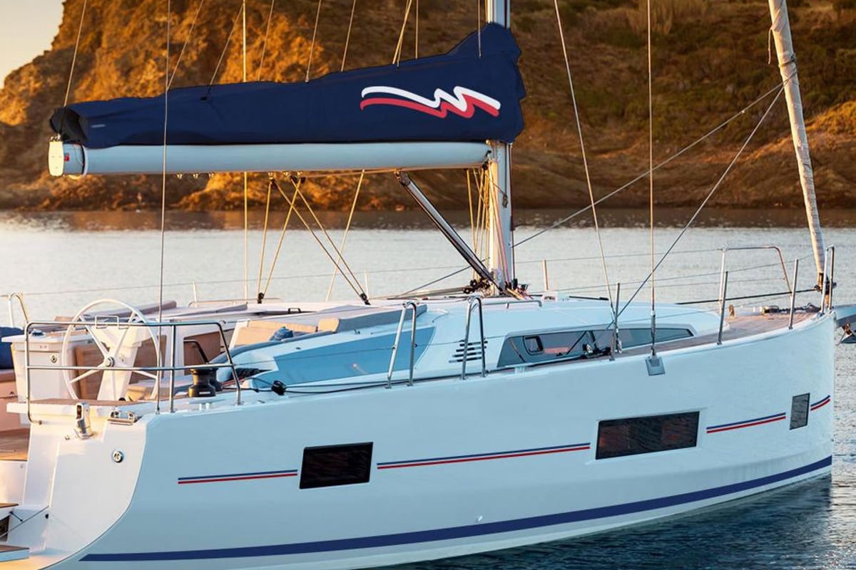 Oceanis 46.1, Moorings 46.3 Club