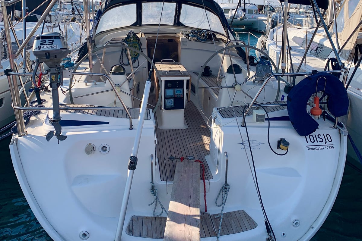 Bavaria 42 Cruiser, Toisjo