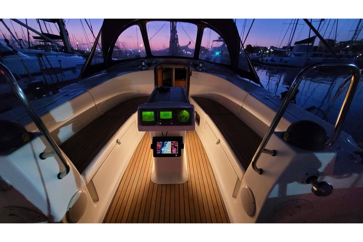 Bavaria 40, Black Pearl