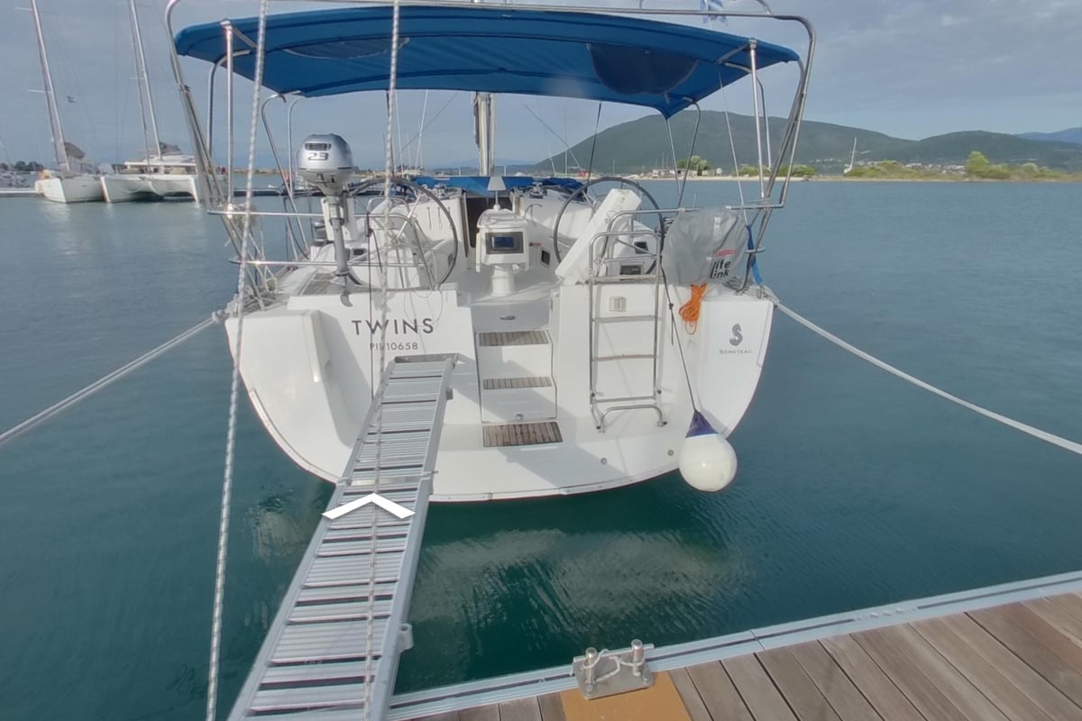 Oceanis 43, Twins