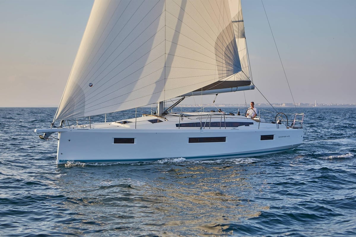 Sun Odyssey 410, LUCIA