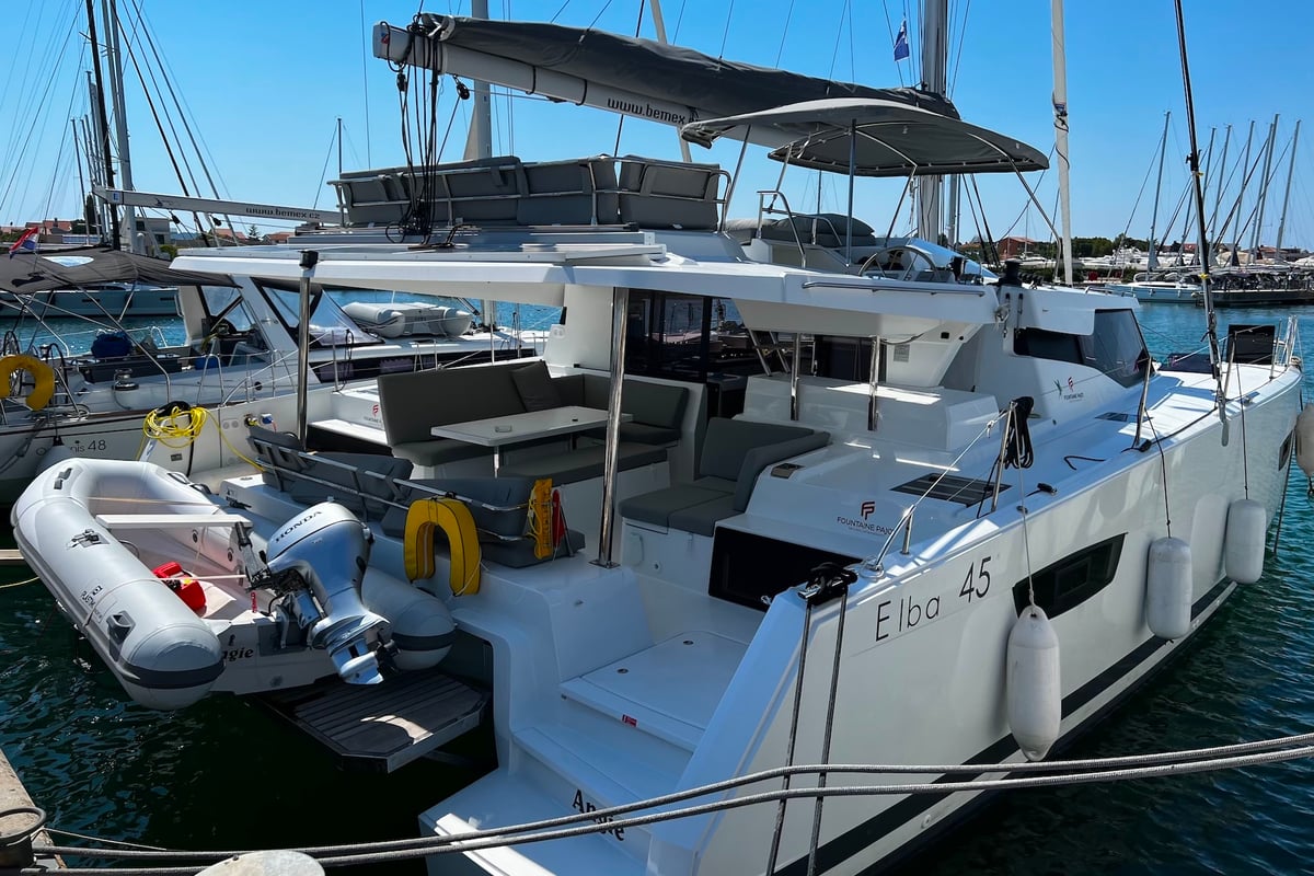 Elba 45, Angie