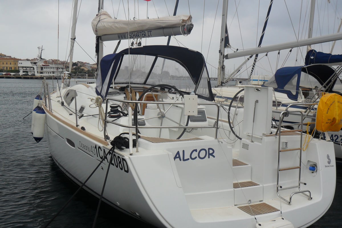 Oceanis 43, Alcor