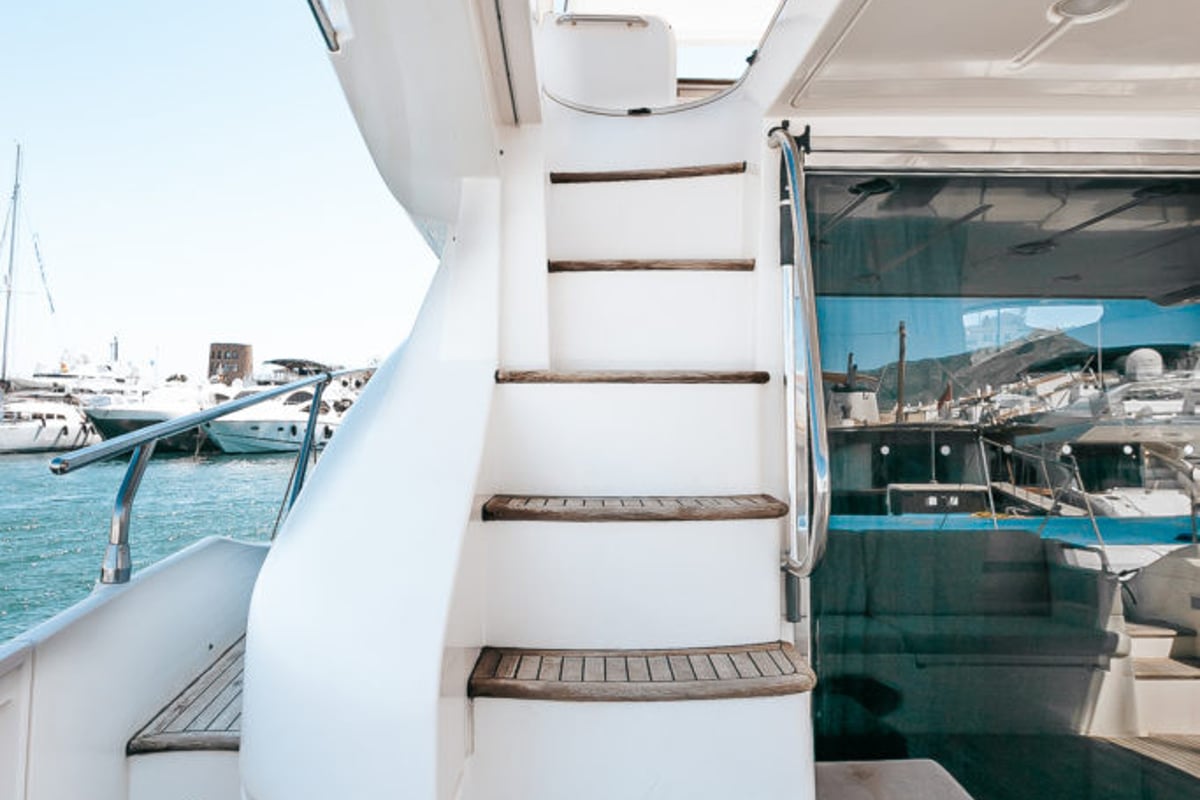 Azimut 58, Lazurit