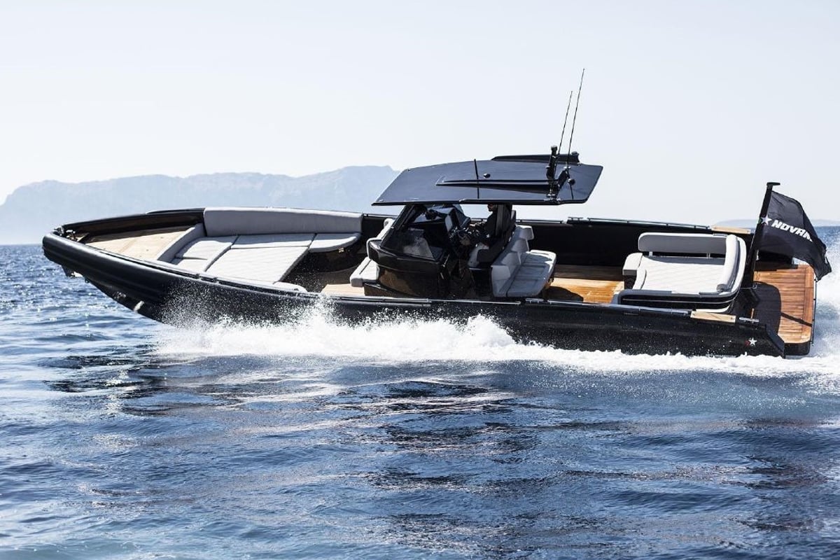 Black Shiver 120, Novamarine