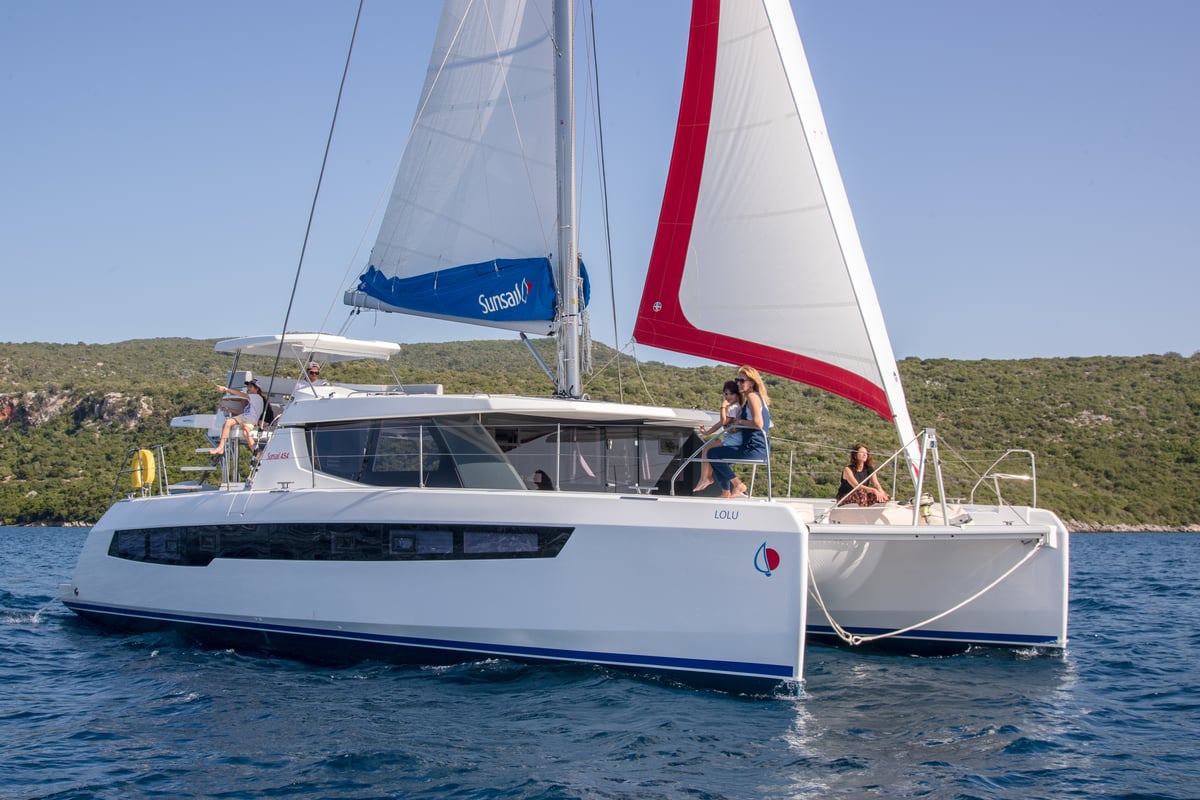 Leopard 45, Sunsail 454L Classic
