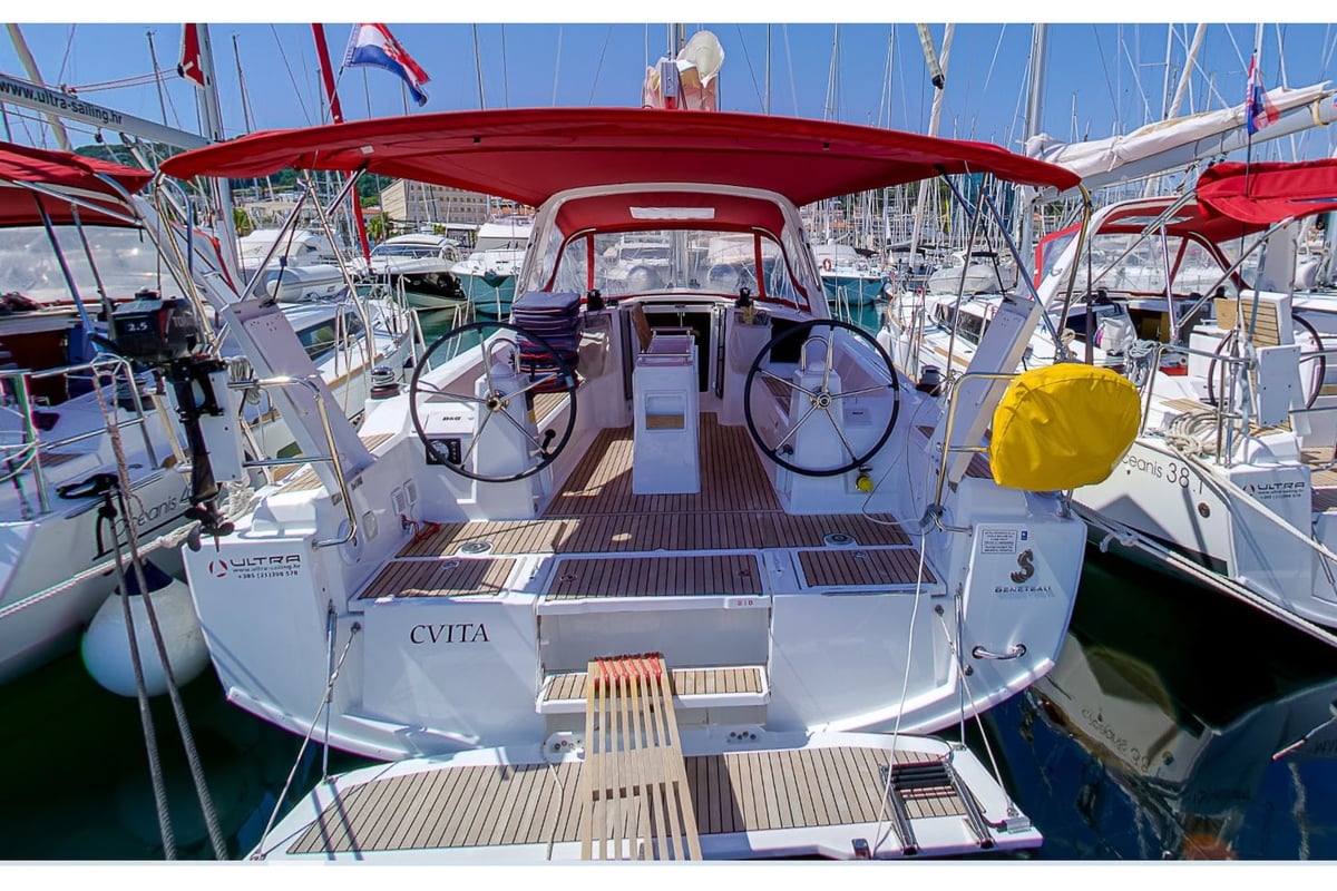 Oceanis 38.1, CVITA
