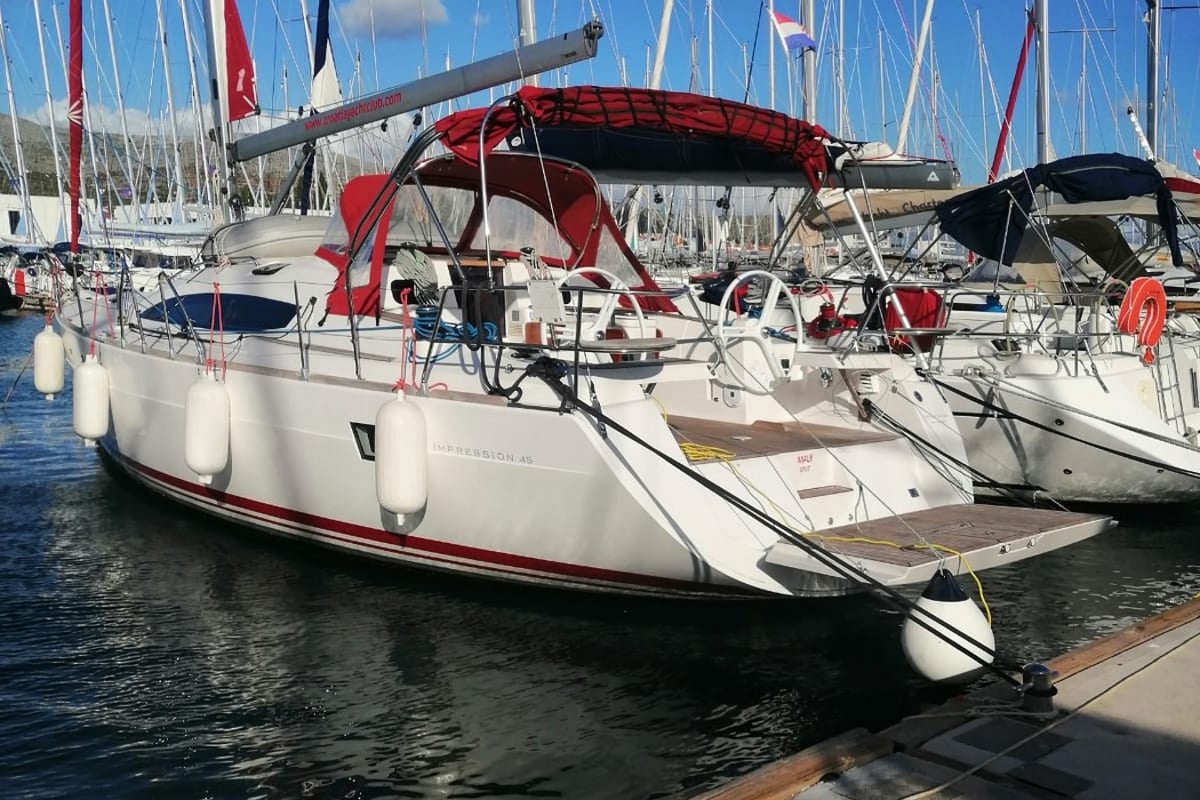Elan 45, Maui