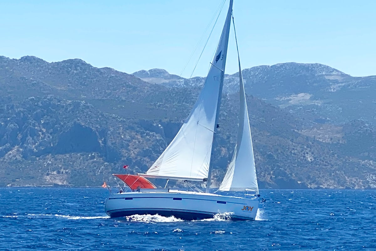 Bavaria 37, Roger Rabbit