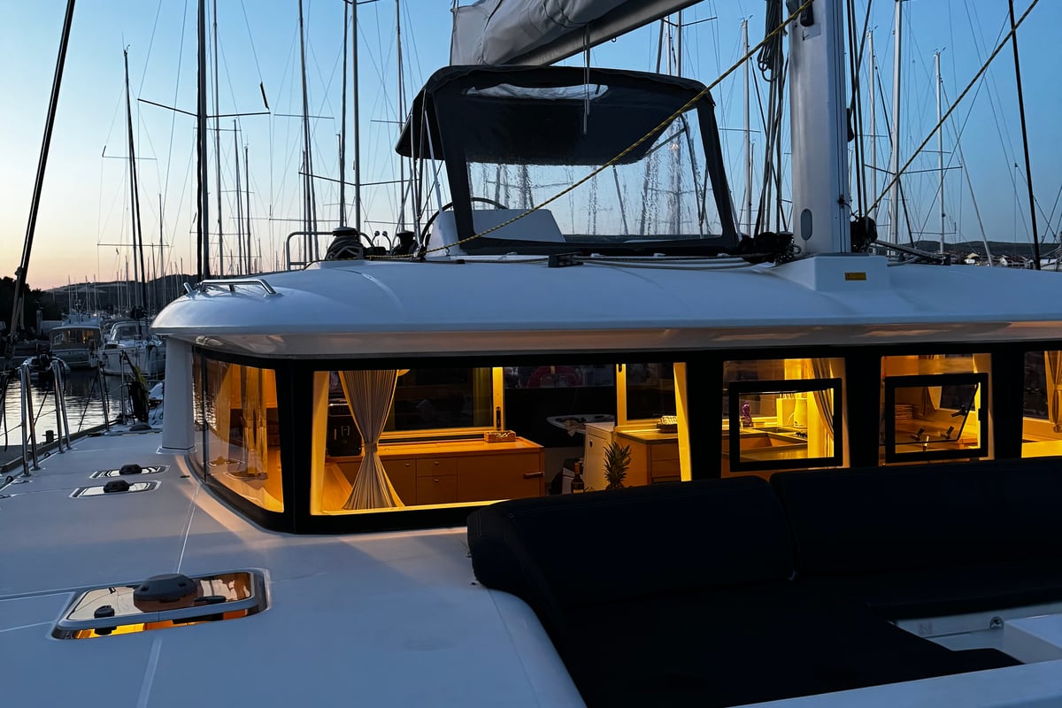 Lagoon 450 Fly, Kat el Mar