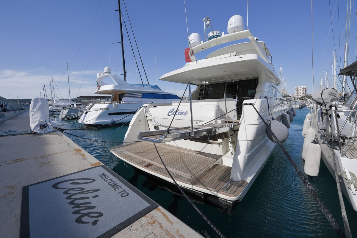 Ferretti 70, Celine