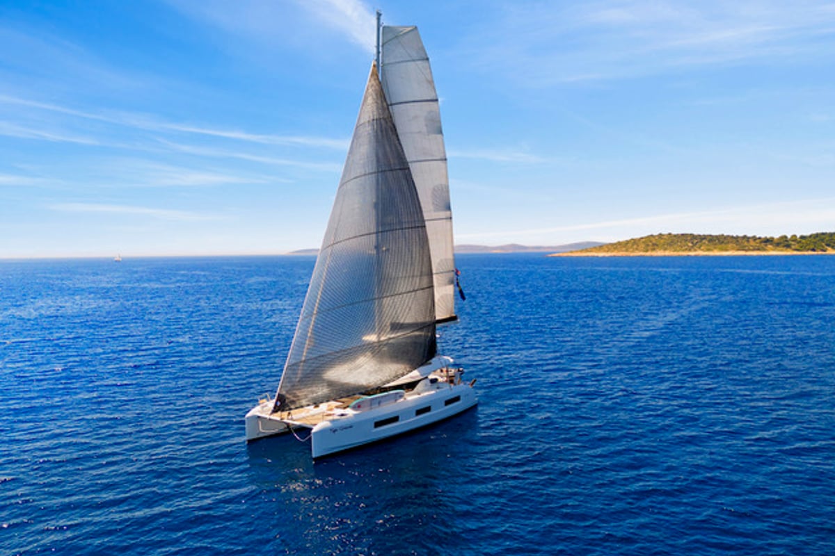 Lagoon 55, TIGA GRANDE