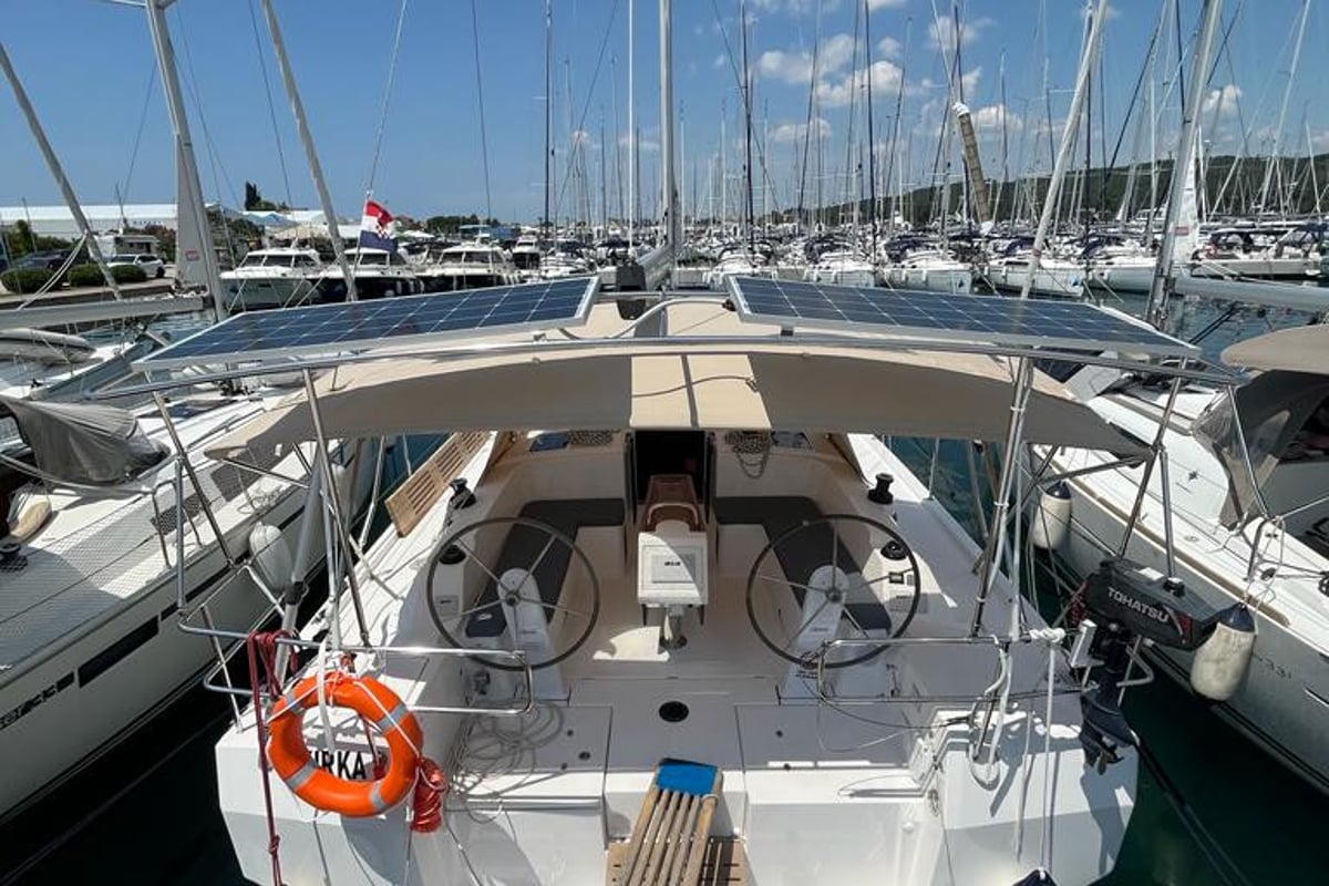 Bavaria C42, KIRKA