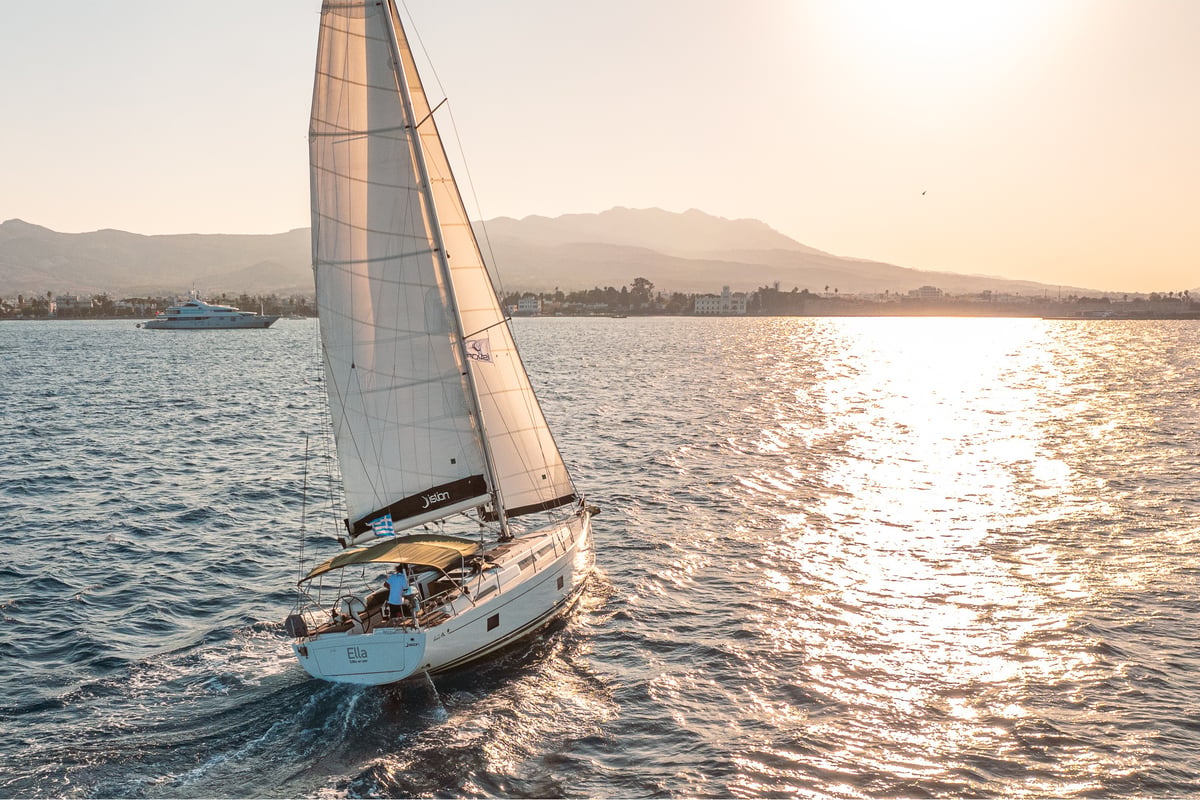 Hanse 458, Ella