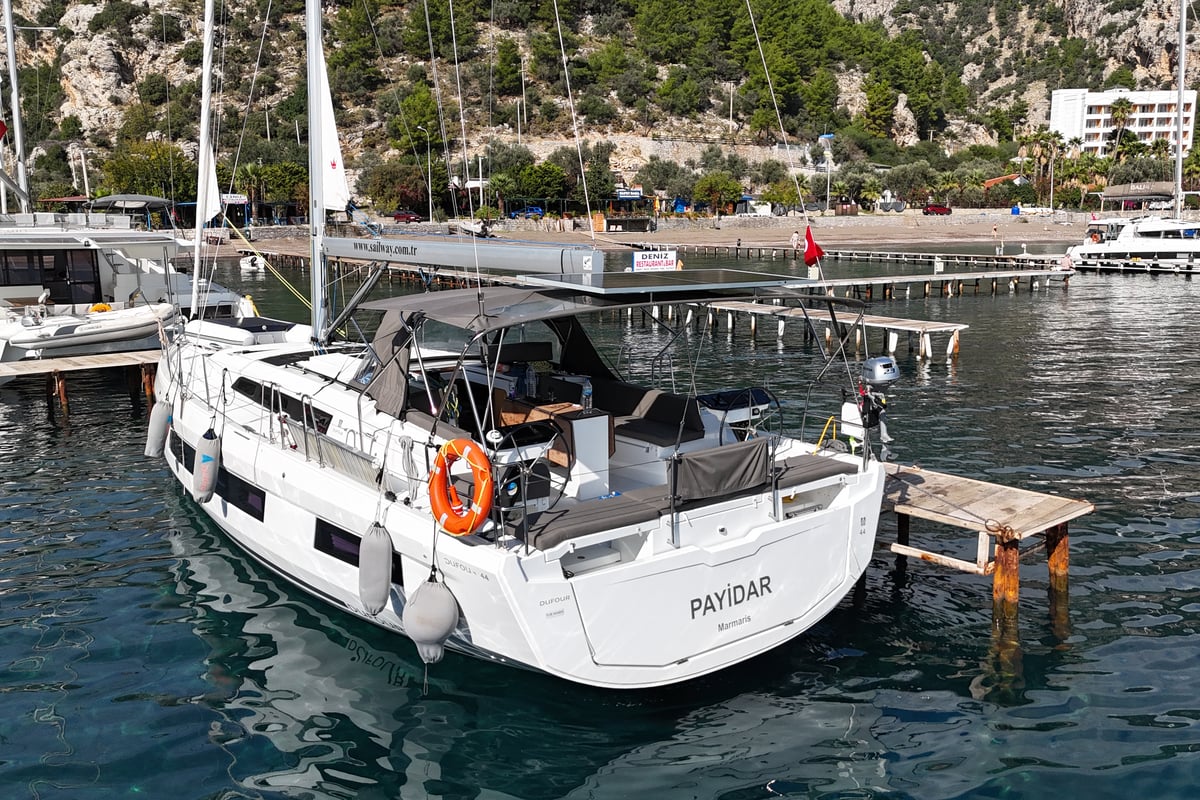 Dufour 44, Payidar