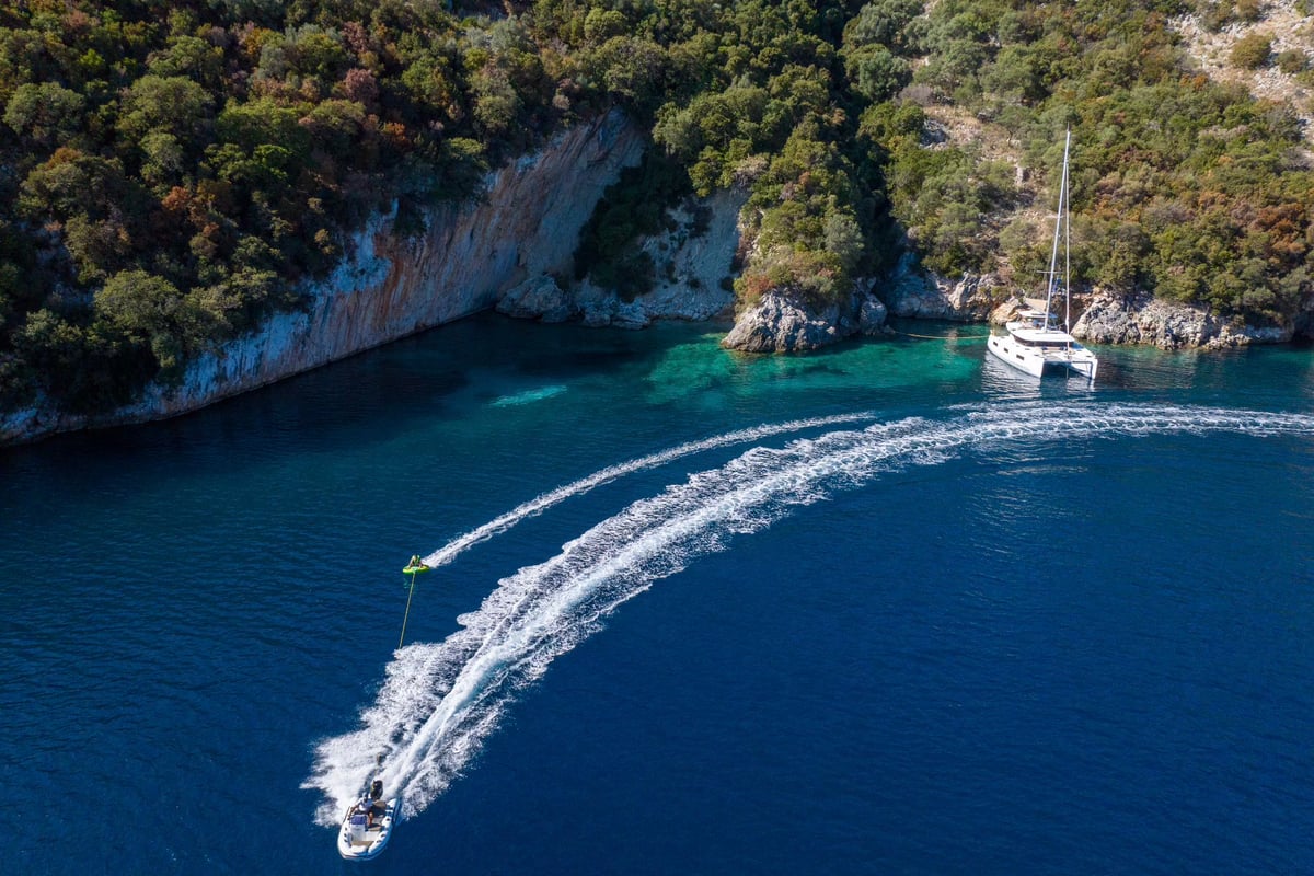Lagoon 46, MAESTRO