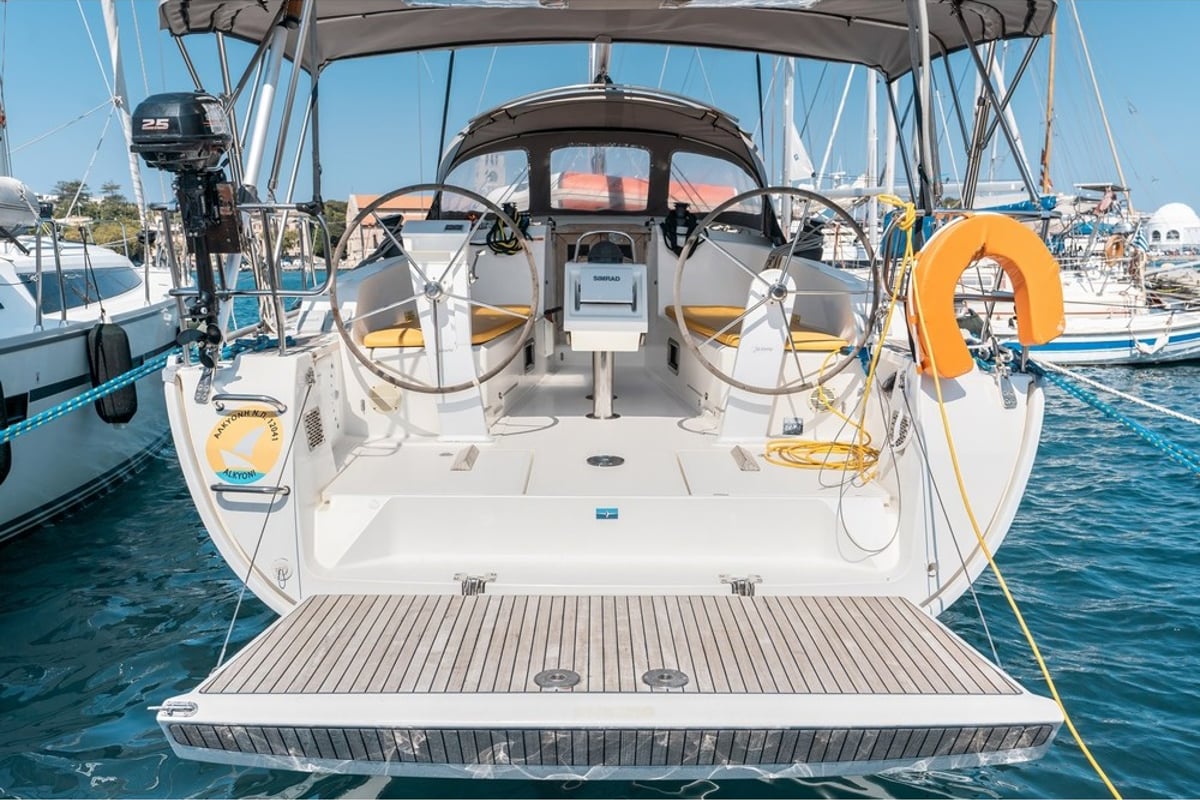 Bavaria 41 Cruiser, Alkyoni