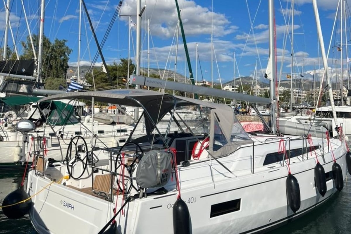 Oceanis 40.1, Saiph  (Electric Heads, Inverter)