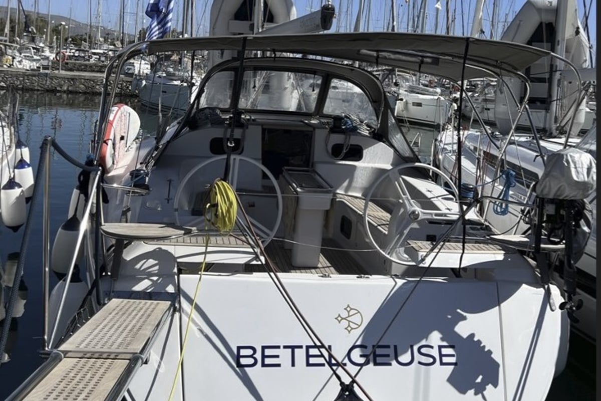 Elan Impression 45, Betelgeuse (Electric Heads, Inverter)