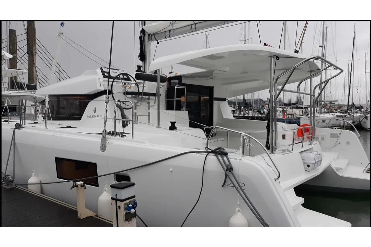 Lagoon 42, Lagoon 42 (2020) AM