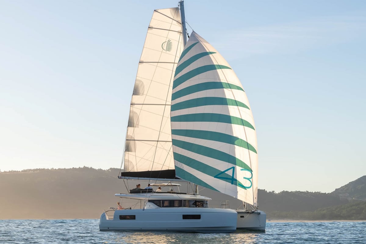 Lagoon 43, WHITE PEARL