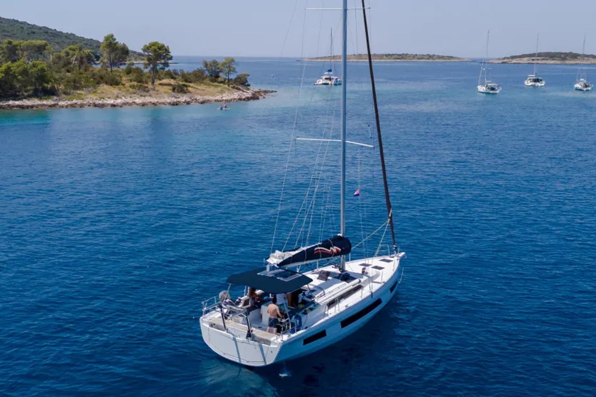 Dufour 44, Moorings 44.3 Exclusive