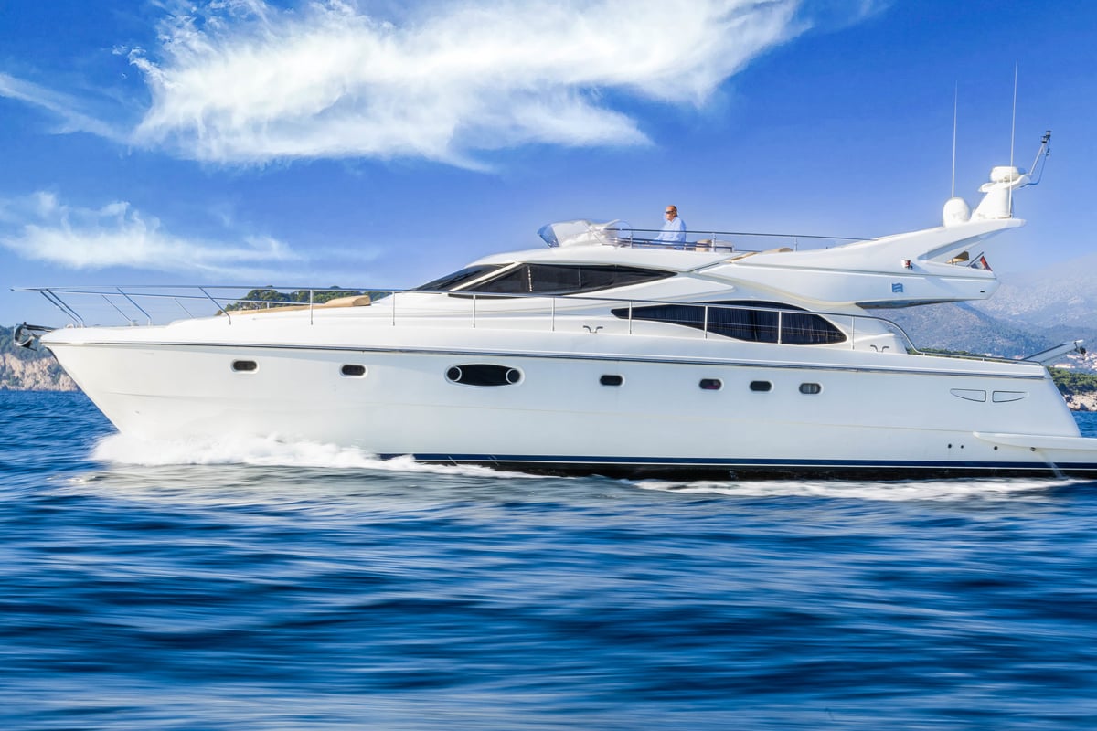 Ferretti 591, Borna I