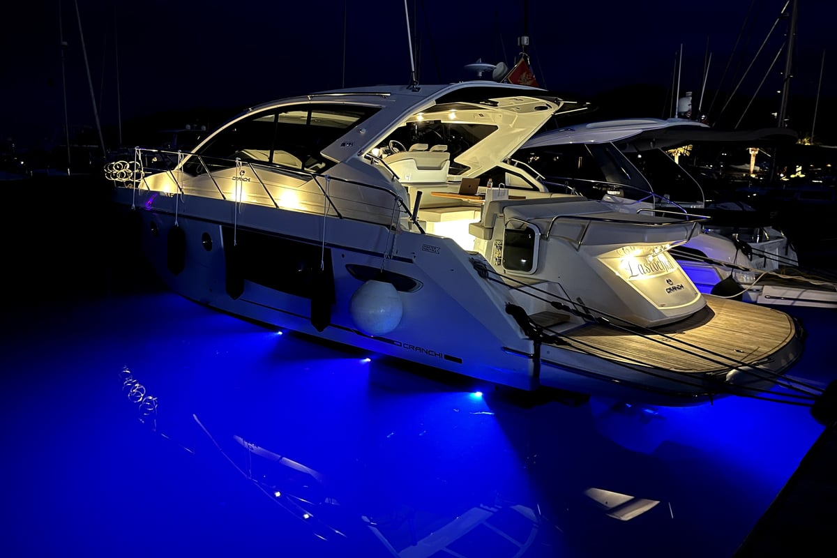 Cranchi M44 HT, Onesta