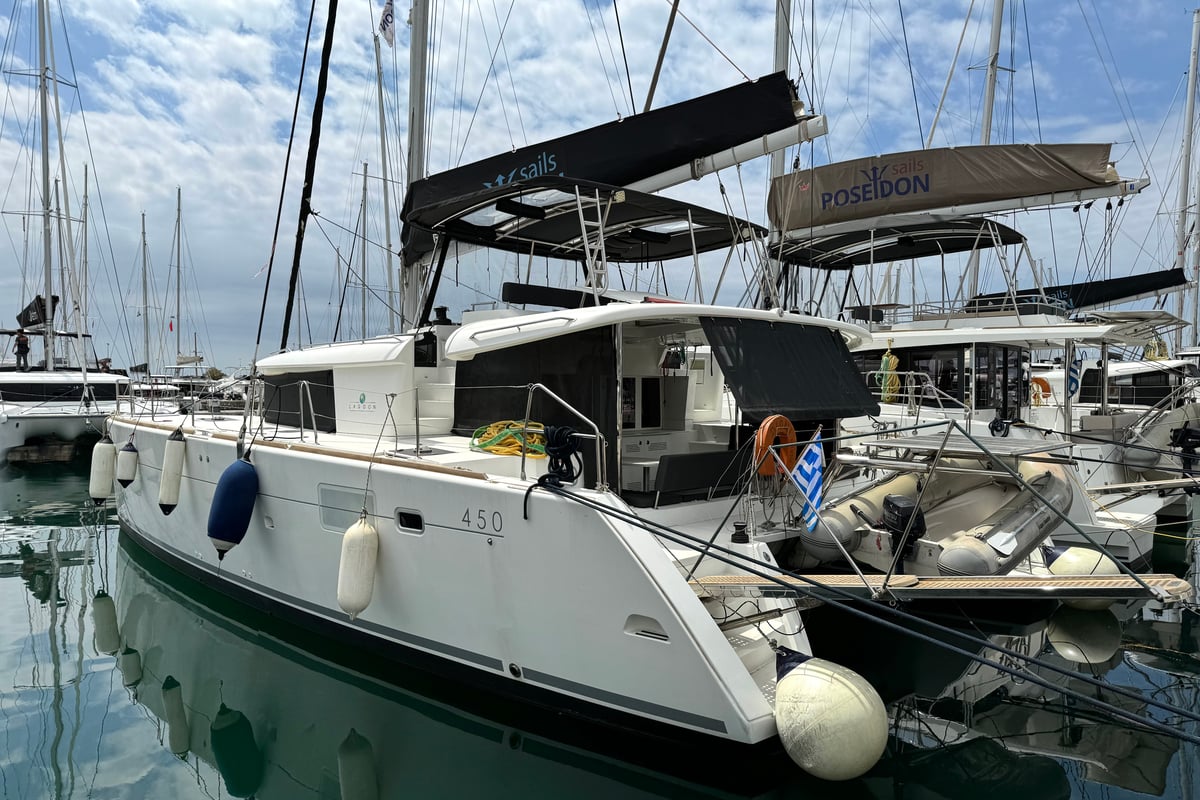 Lagoon 450 Fly, Dioni