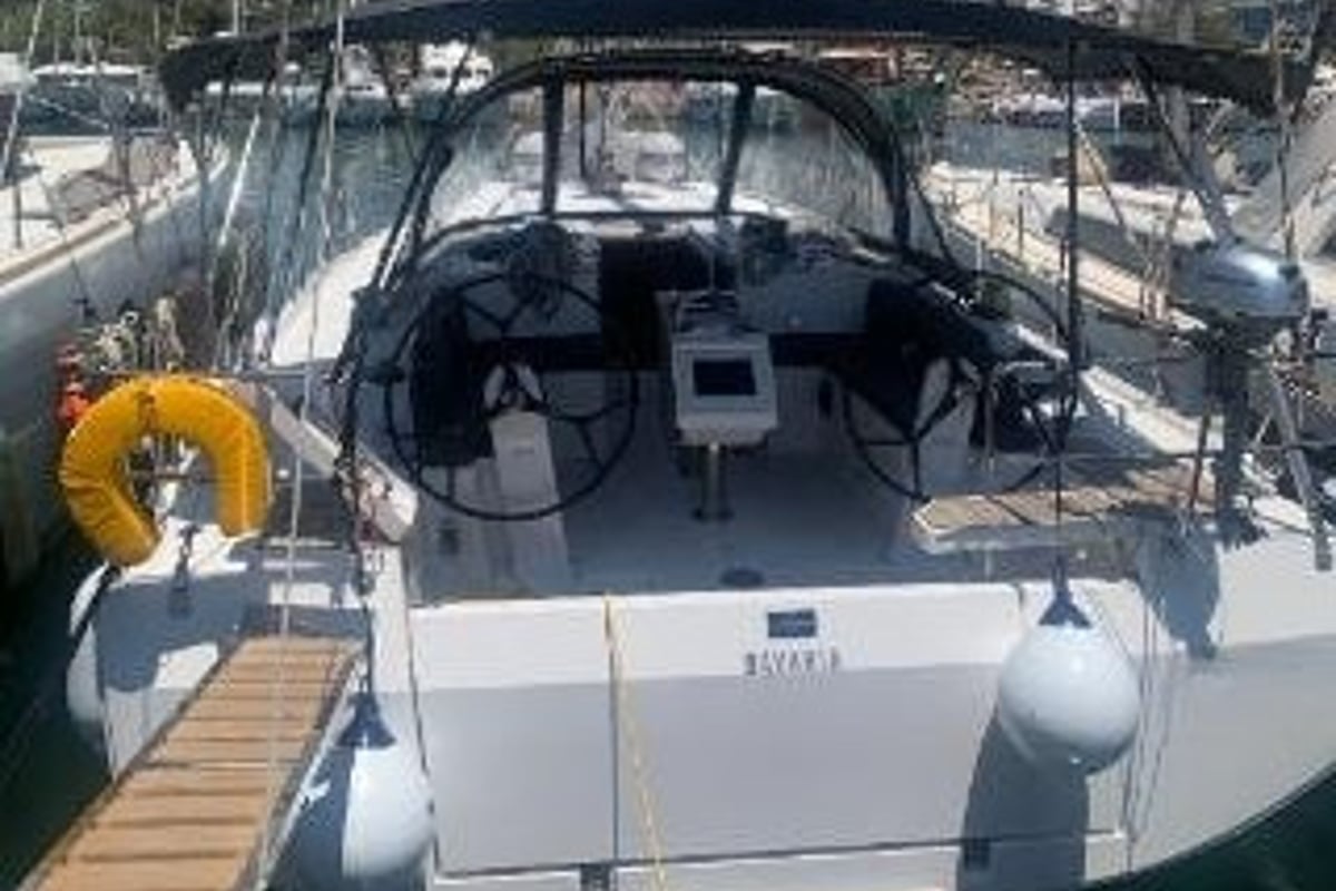 Bavaria C42, Maia